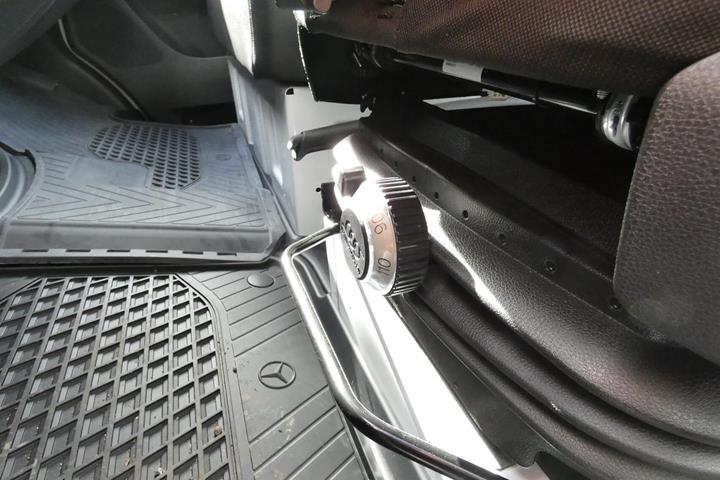 Hvid Mercedes Sprinter 317 fra 2025