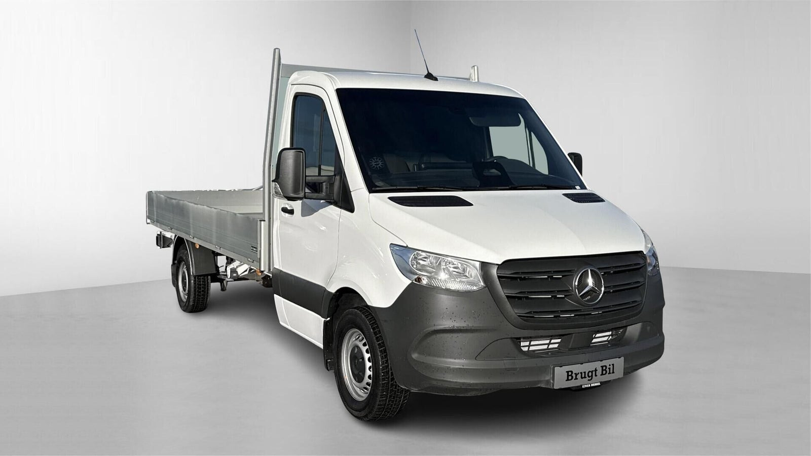 Hvid Mercedes Sprinter 317 fra 2025