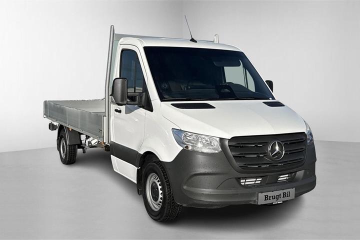 Hvid Mercedes Sprinter 317 fra 2025