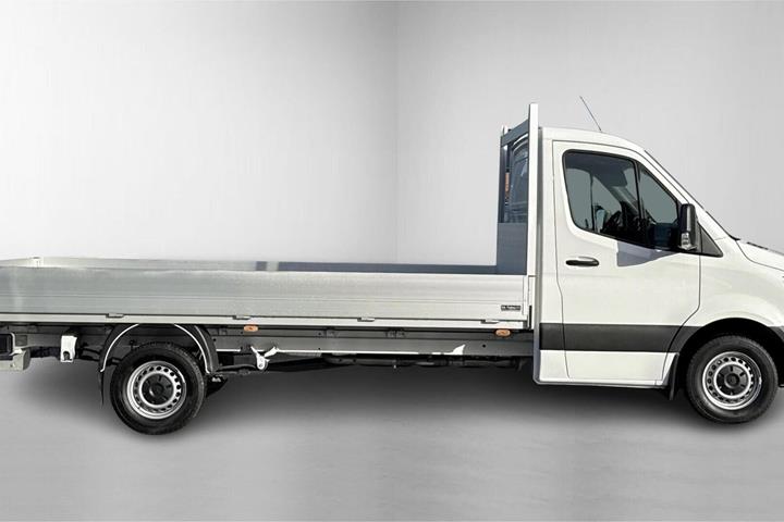 Hvid Mercedes Sprinter 317 fra 2025