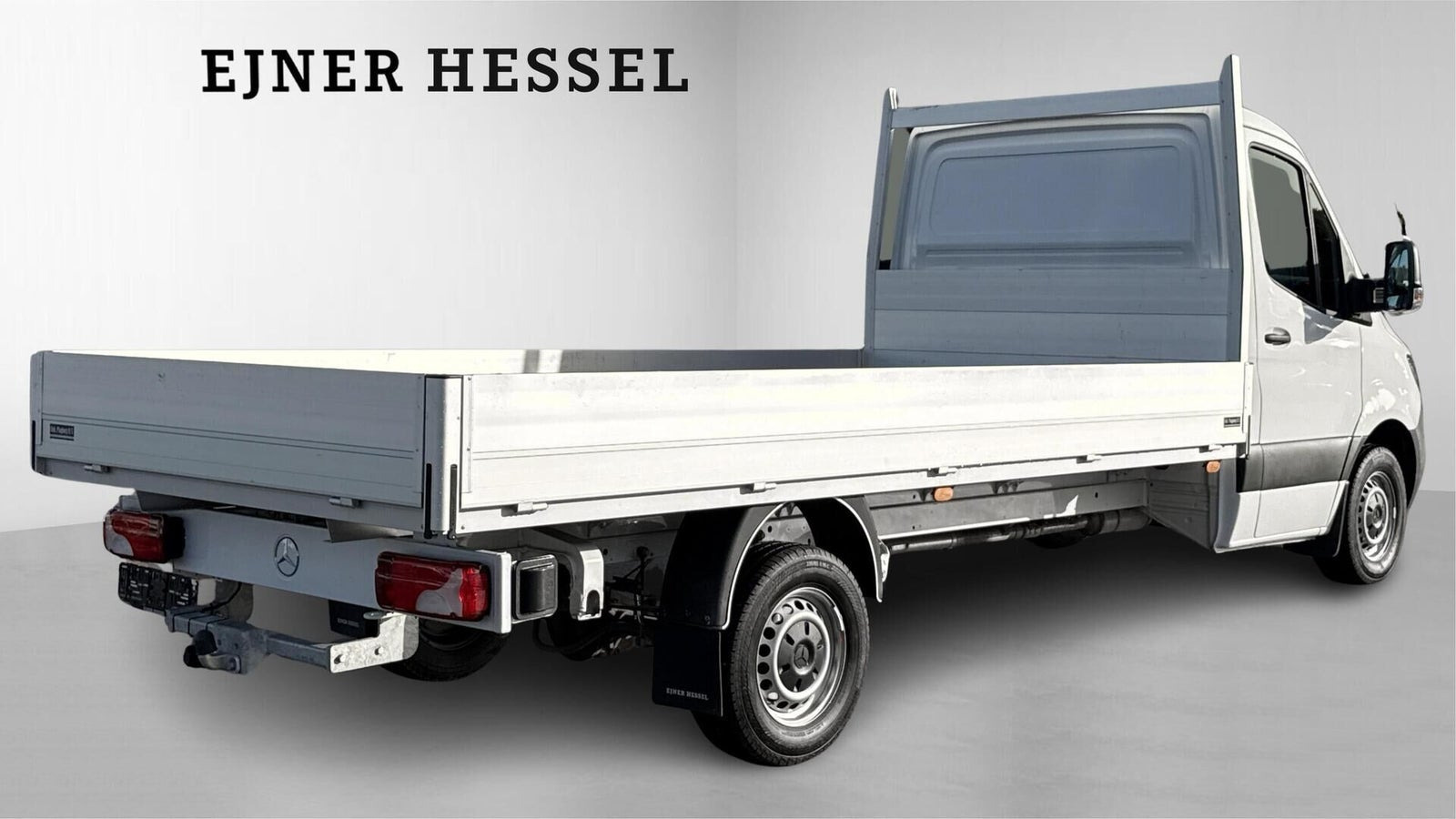 Hvid Mercedes Sprinter 317 fra 2025
