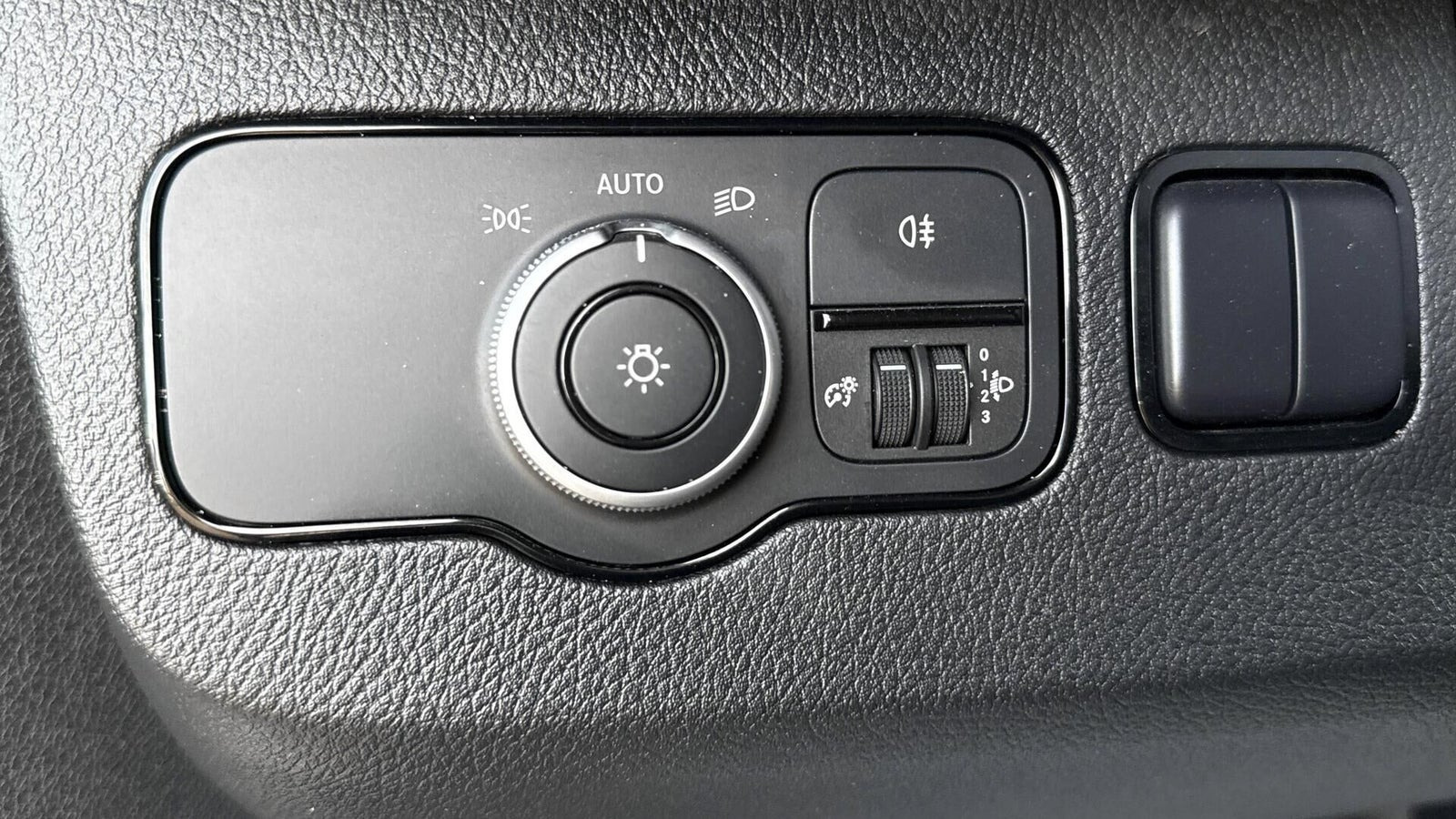 Hvid Mercedes Sprinter 317 fra 2025