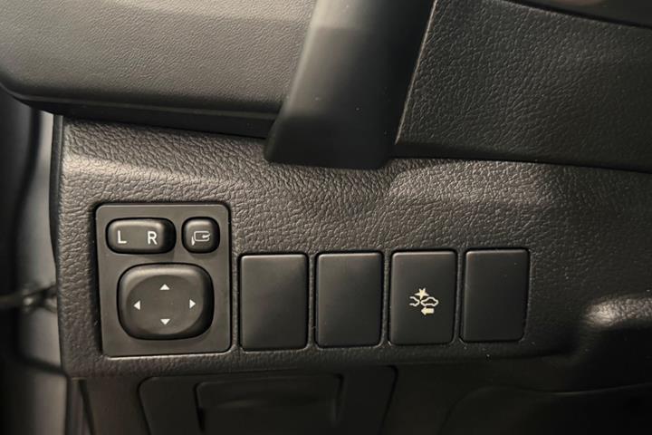 Grå Toyota Auris fra 2018