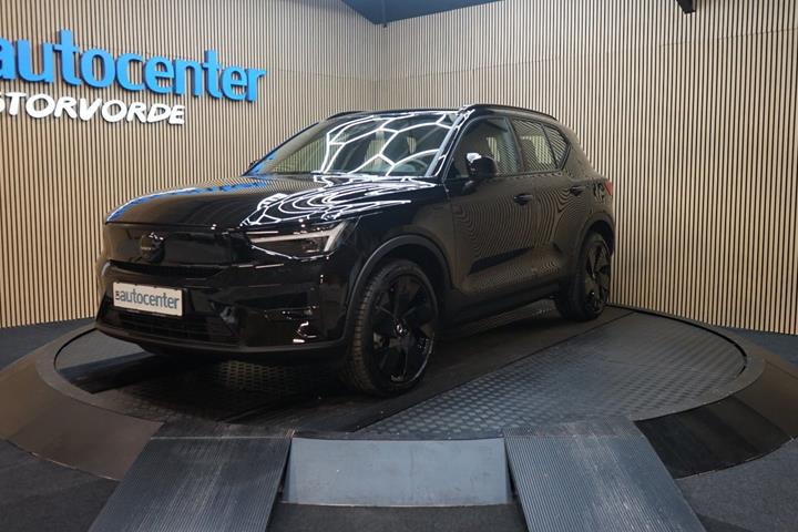 Sort Volvo EX40 fra 2025