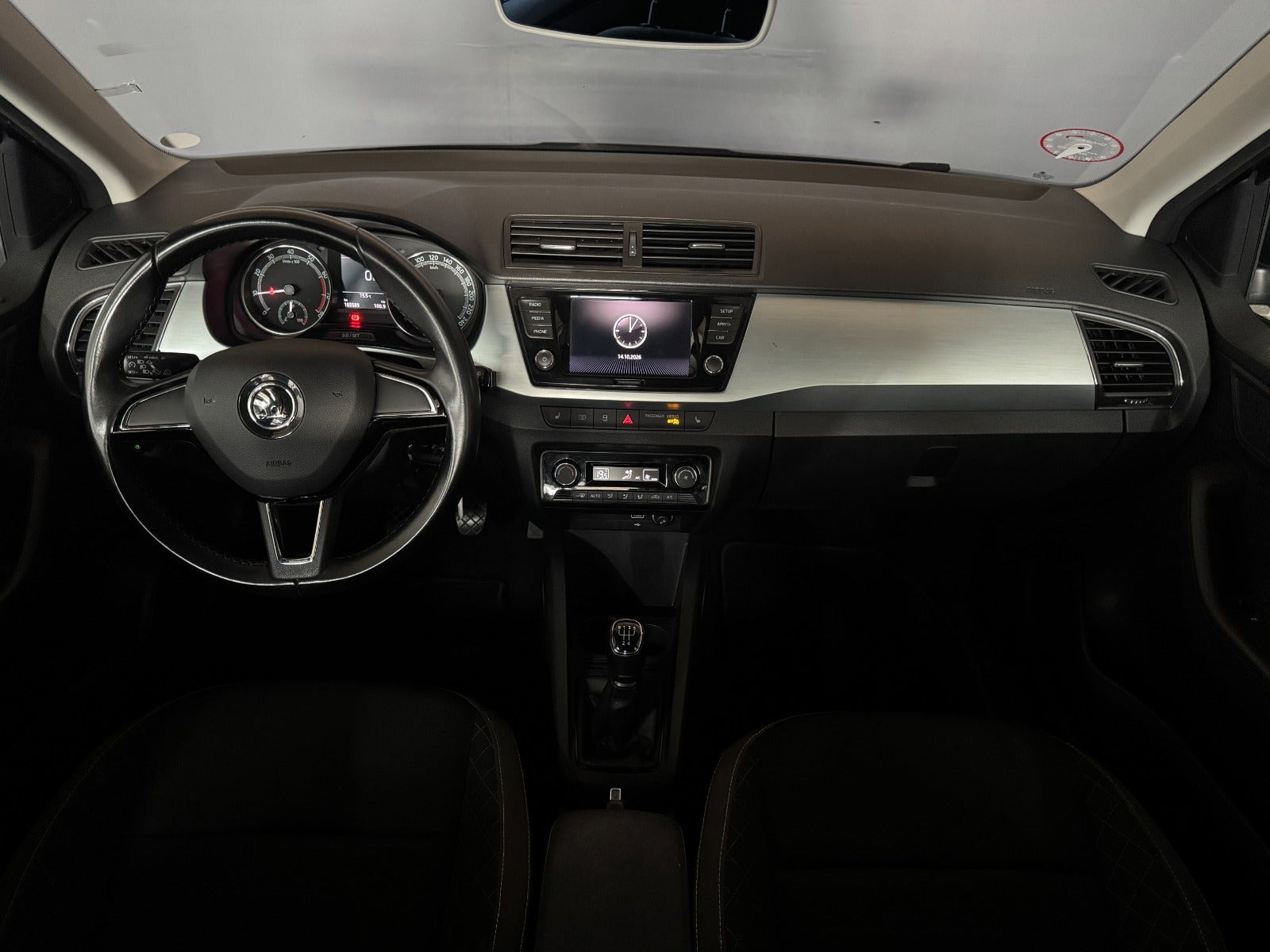Grå Skoda Fabia fra 2019