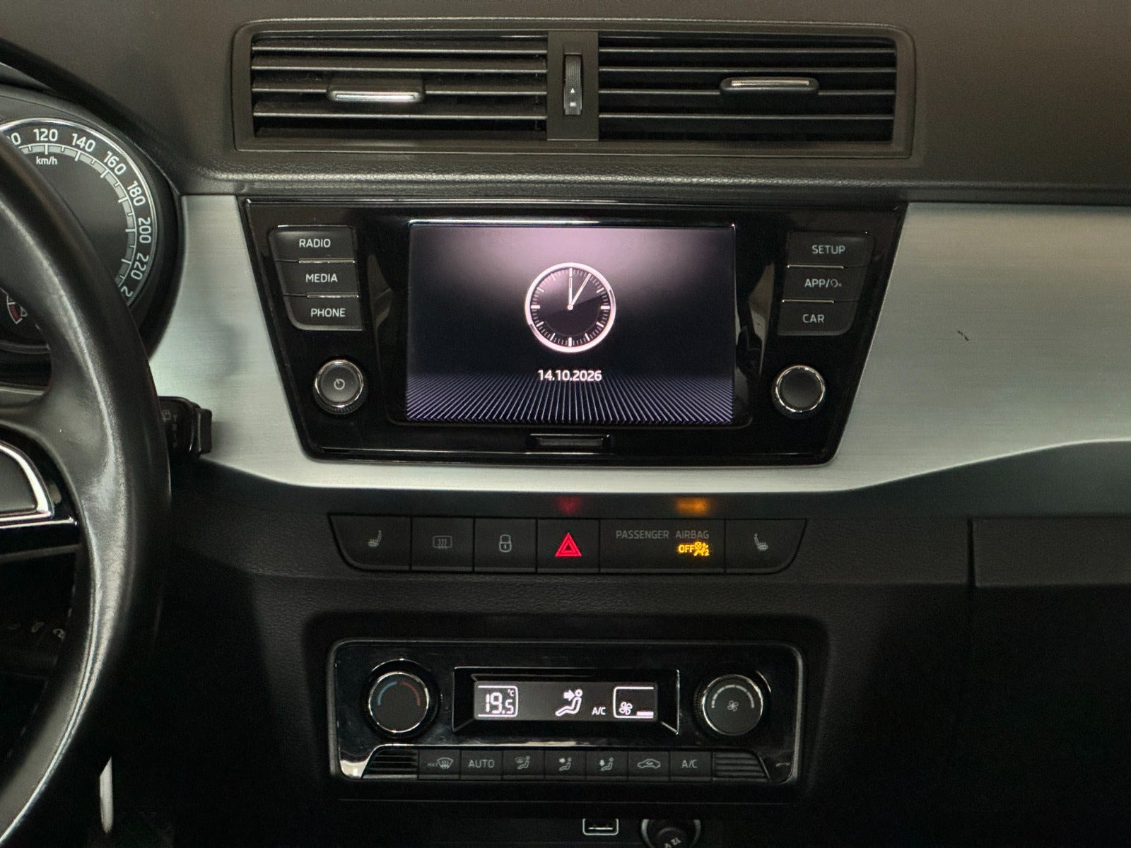 Grå Skoda Fabia fra 2019