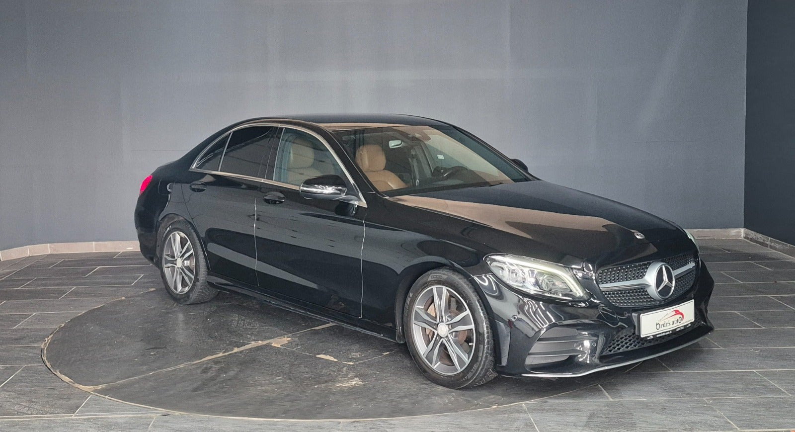 Sort Mercedes C200 fra 2019