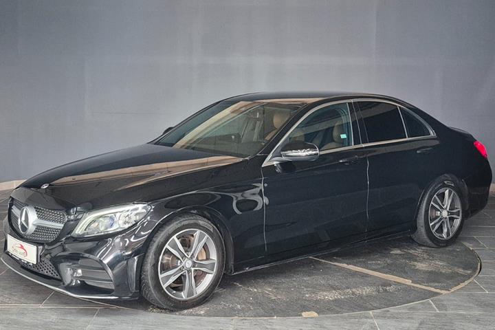 Sort Mercedes C200 fra 2019