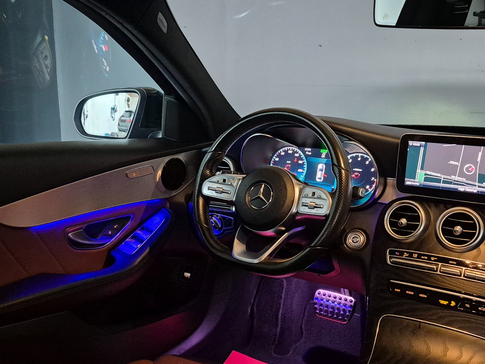 Sort Mercedes C200 fra 2019