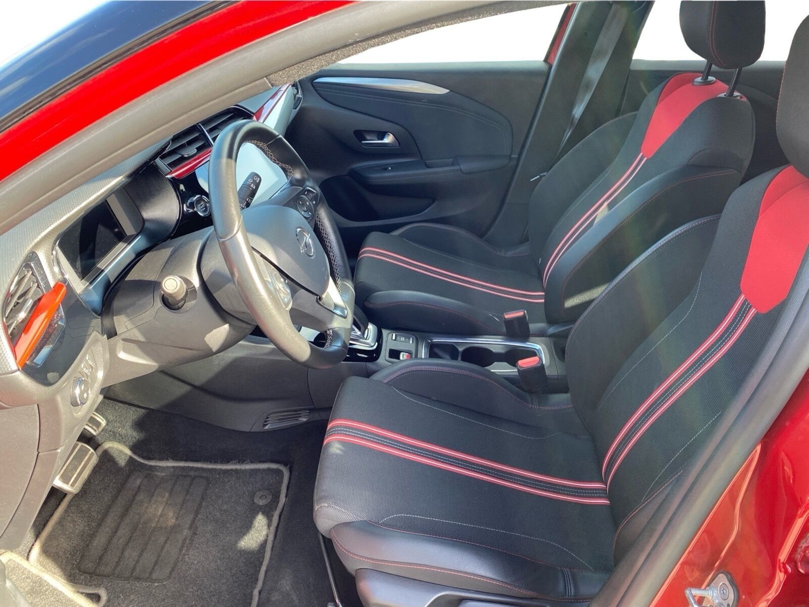 Rød Opel Corsa-e fra 2021