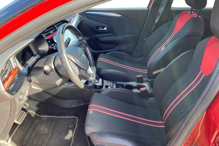Rød Opel Corsa-e fra 2021