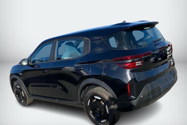 Sort Opel Frontera fra 2025