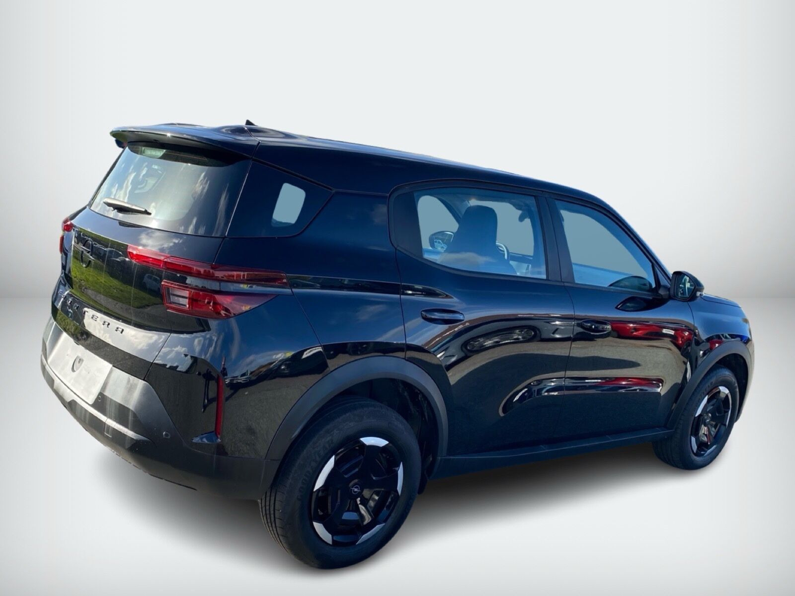 Sort Opel Frontera fra 2025