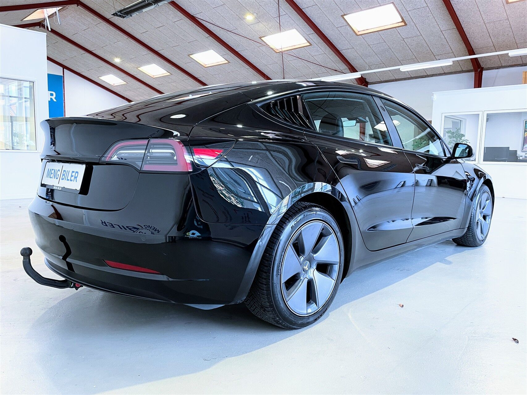 Sort Tesla Model 3 fra 2021