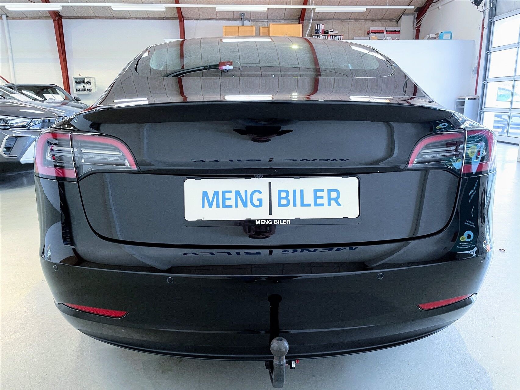 Sort Tesla Model 3 fra 2021