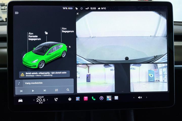 Sort Tesla Model 3 fra 2021
