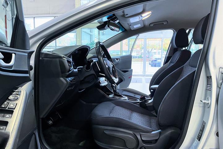 Sølv Hyundai Ioniq fra 2018