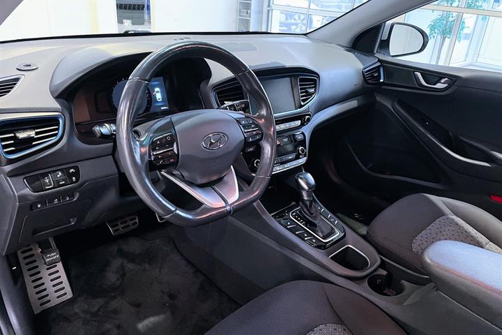 Sølv Hyundai Ioniq fra 2018