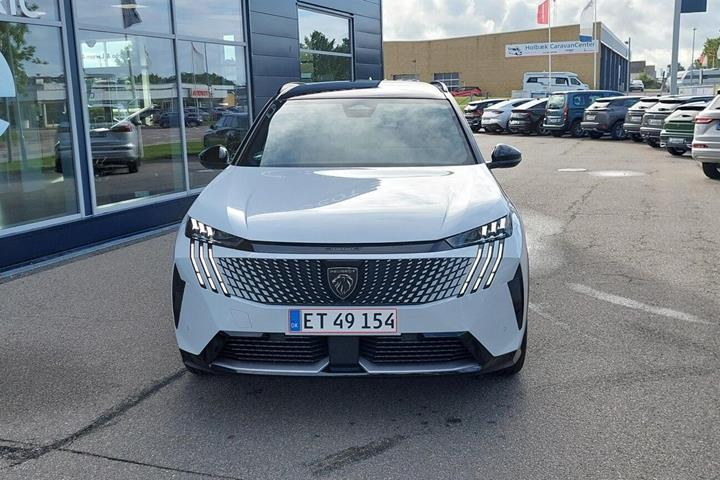 Hvid Peugeot e-5008 fra 2026