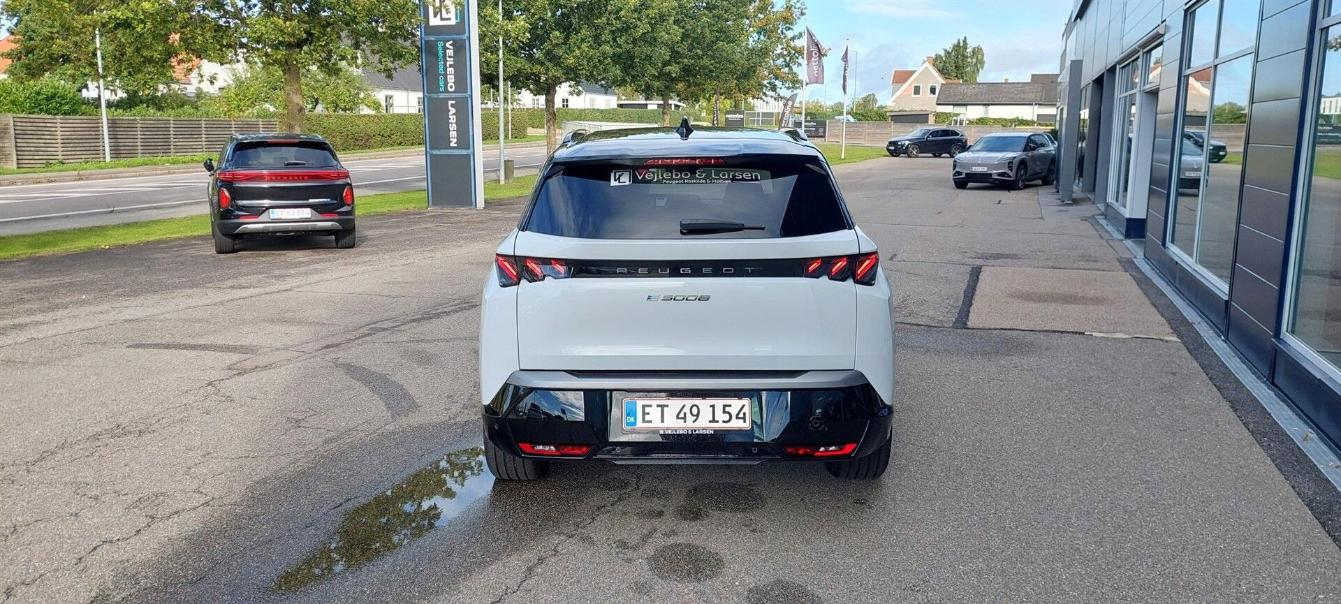Hvid Peugeot e-5008 fra 2026