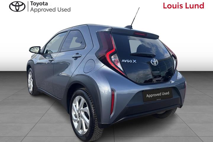 Grå Toyota Aygo X fra 2025
