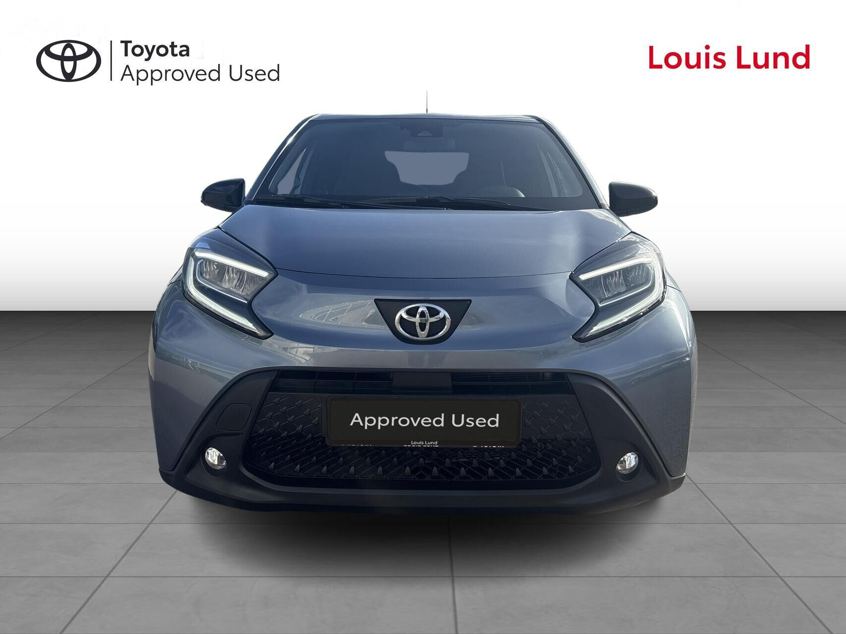 Grå Toyota Aygo X fra 2025