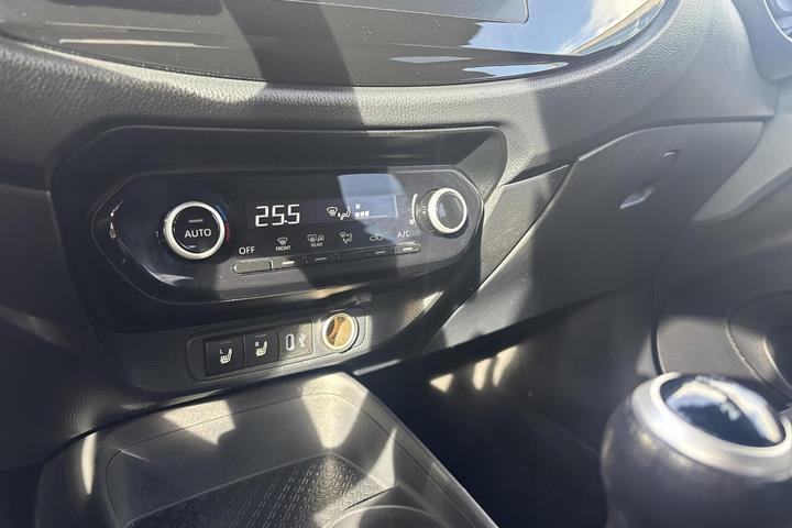 Grå Toyota Aygo X fra 2025