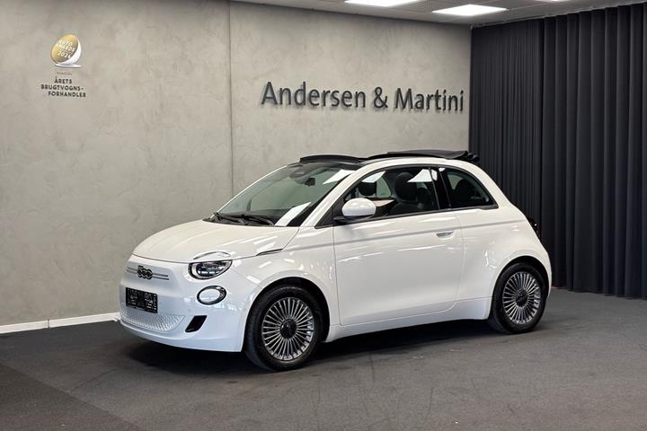 Hvid Fiat 500e fra 2024