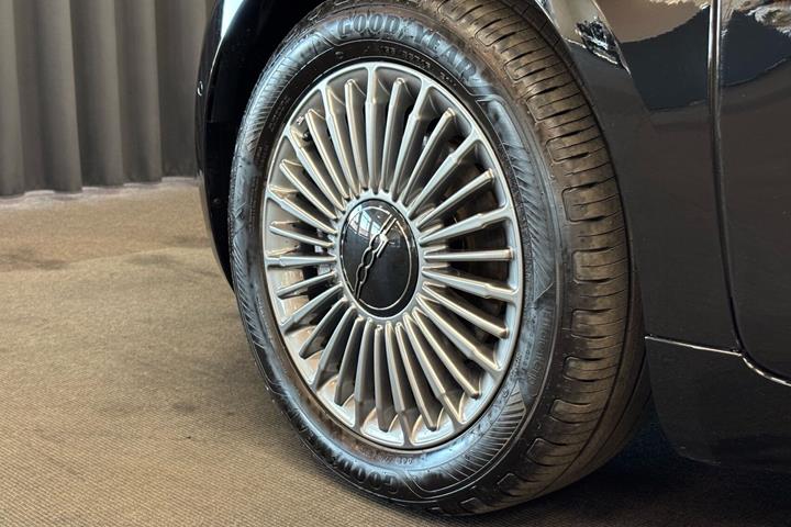 Sort Fiat 500e fra 2023
