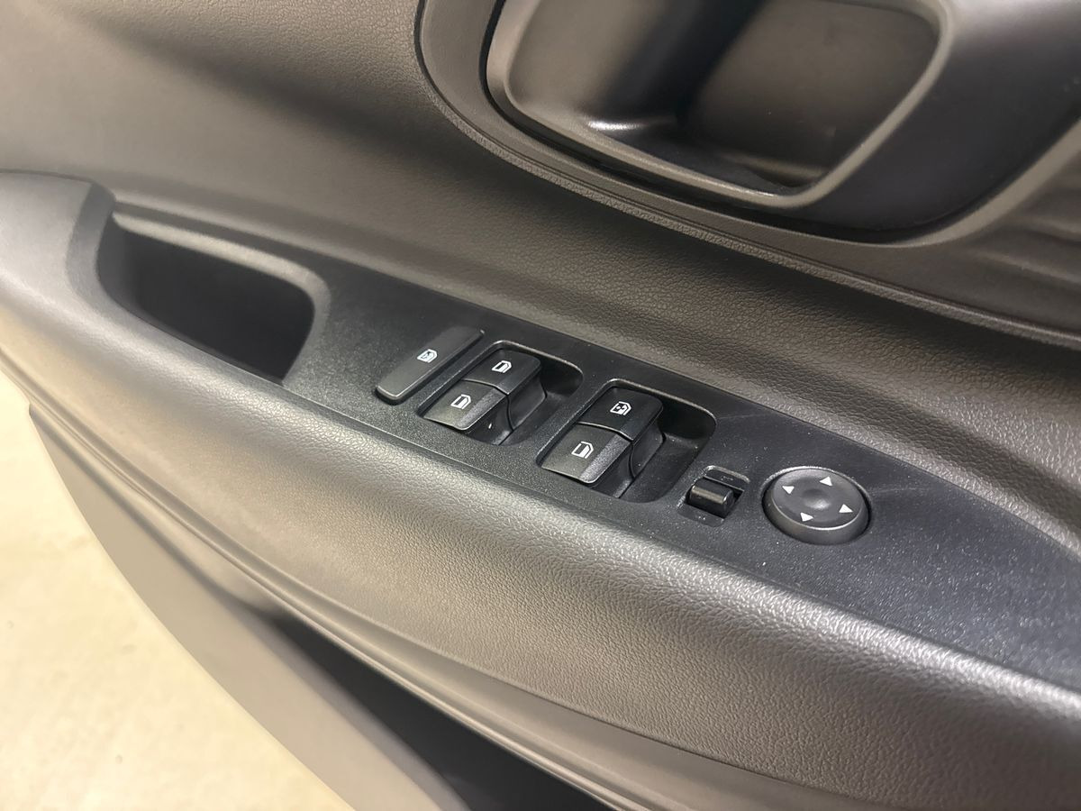 Rød Hyundai i20 fra 2023