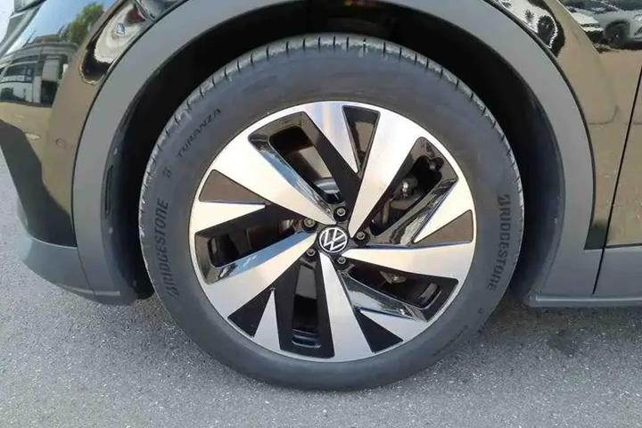 Sort VW ID.4 fra 2023