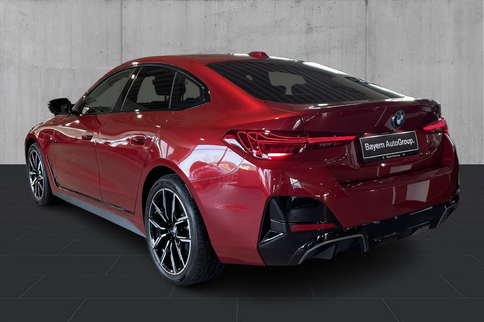 Rød BMW i4 fra 2026