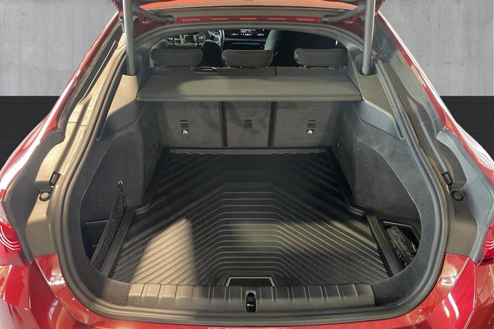 Rød BMW i4 fra 2026