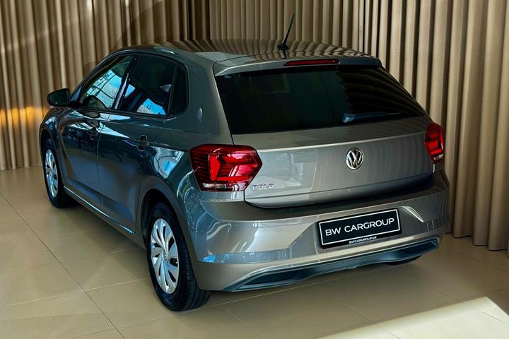Grå VW Polo fra 2018