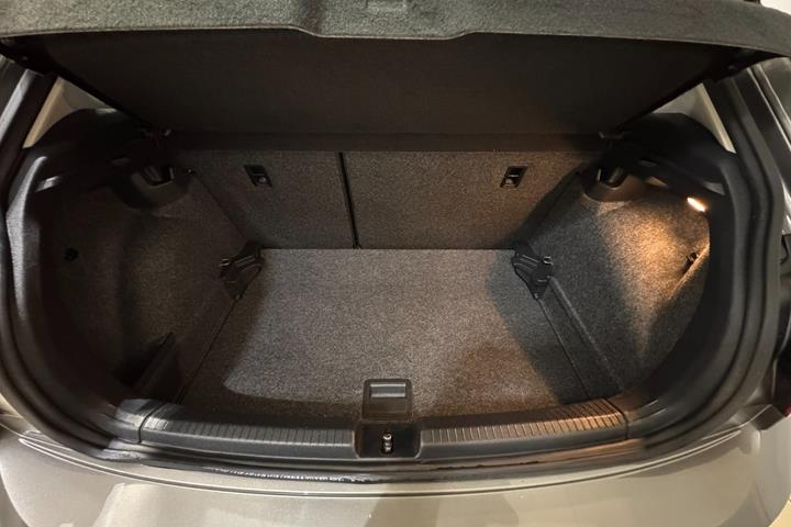 Grå VW Polo fra 2020