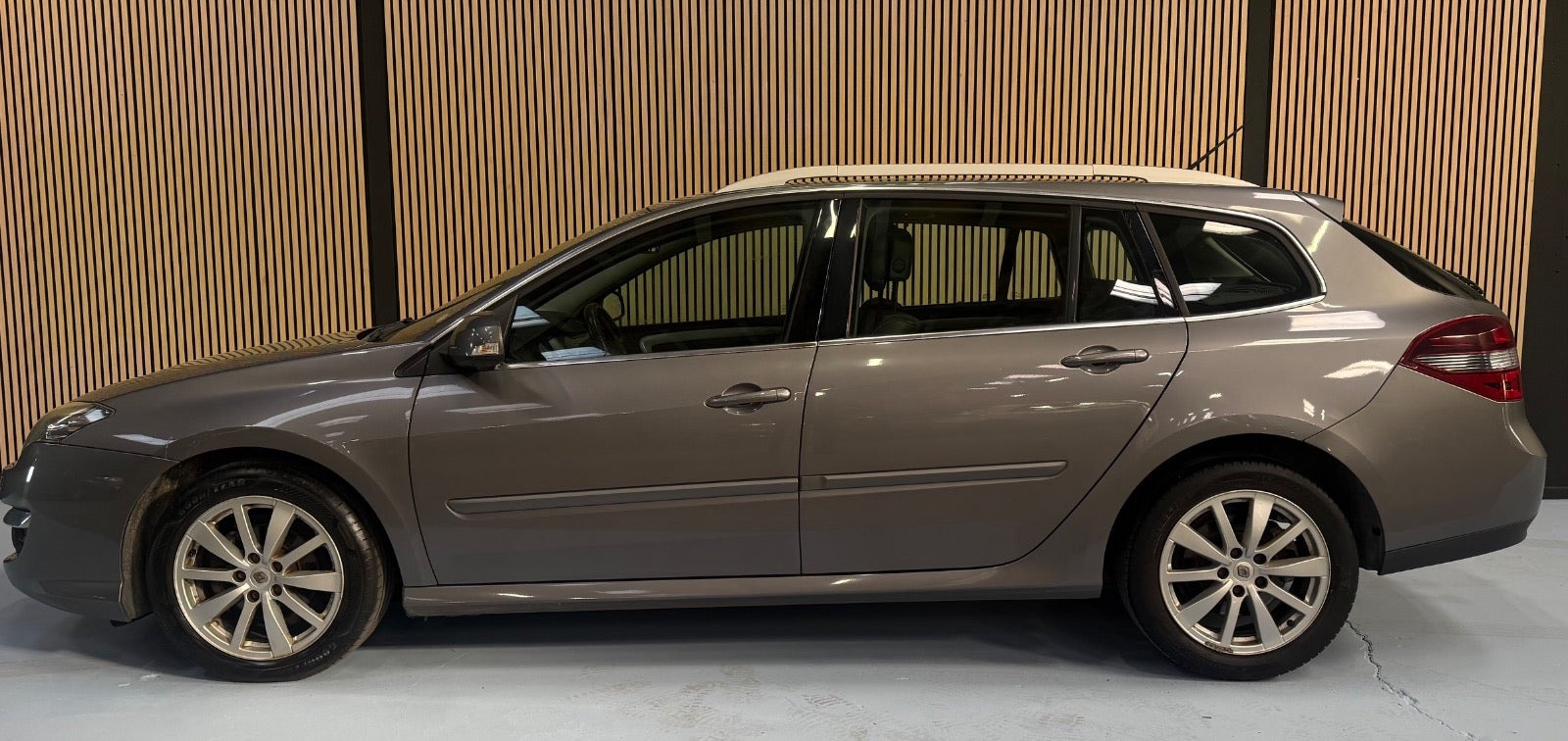 undefined Renault Laguna III fra 2012 set udefra