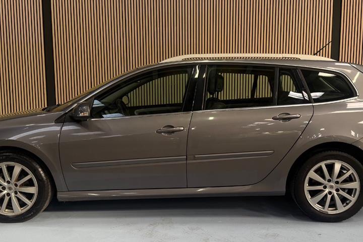 undefined Renault Laguna III fra 2012 set udefra
