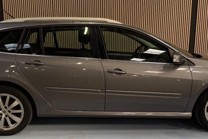 undefined Renault Laguna III fra 2012 set udefra