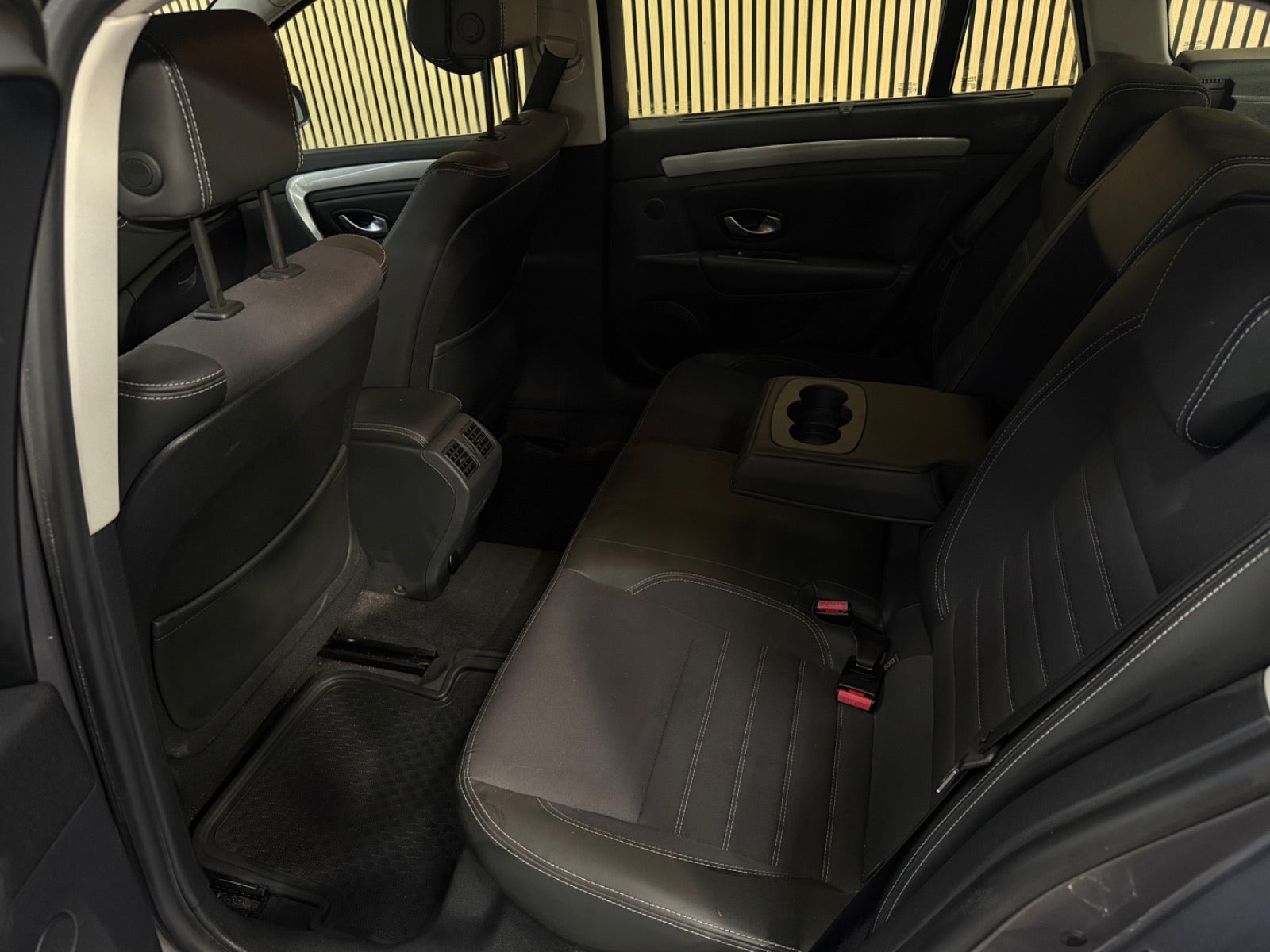 undefined Renault Laguna III fra 2012 set indefra