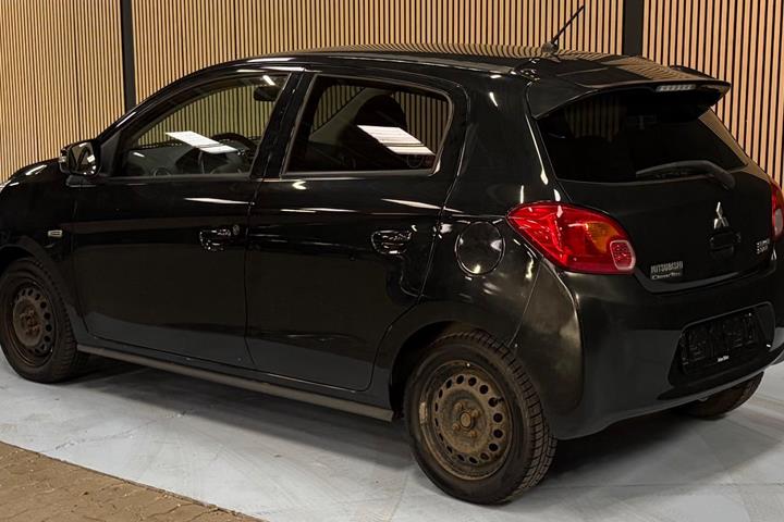 undefined Mitsubishi Space Star fra 2015