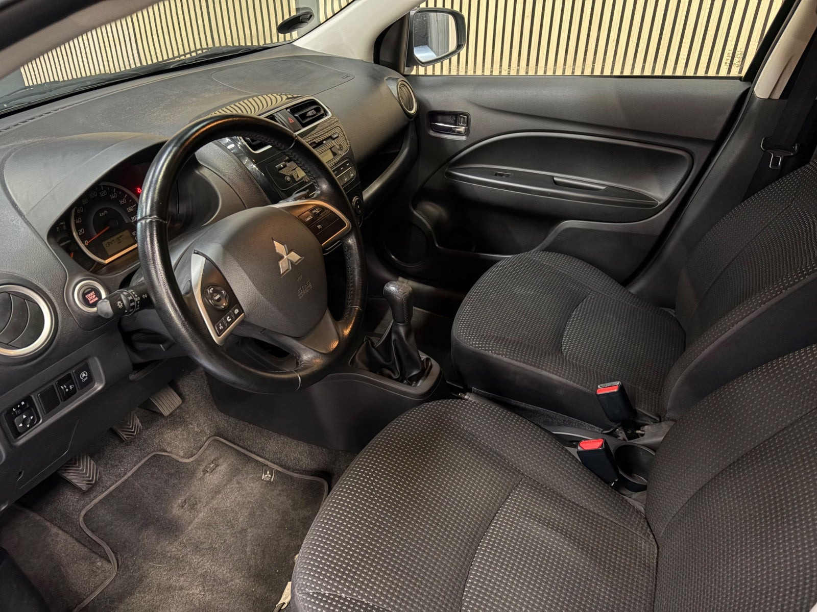 undefined Mitsubishi Space Star fra 2015