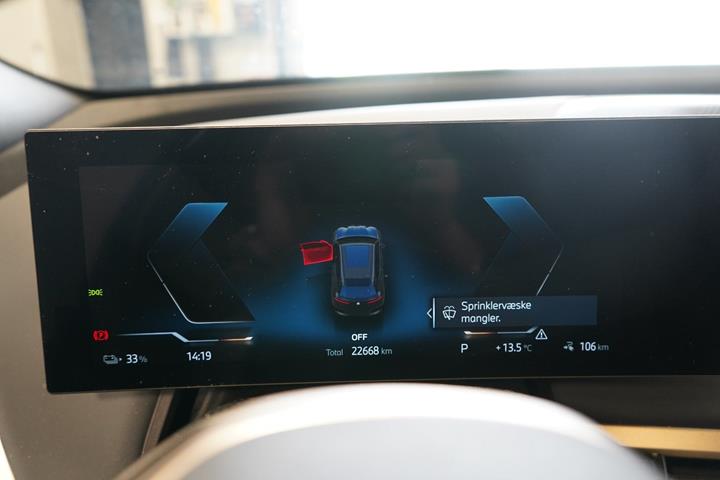 Sort BMW iX fra 2023