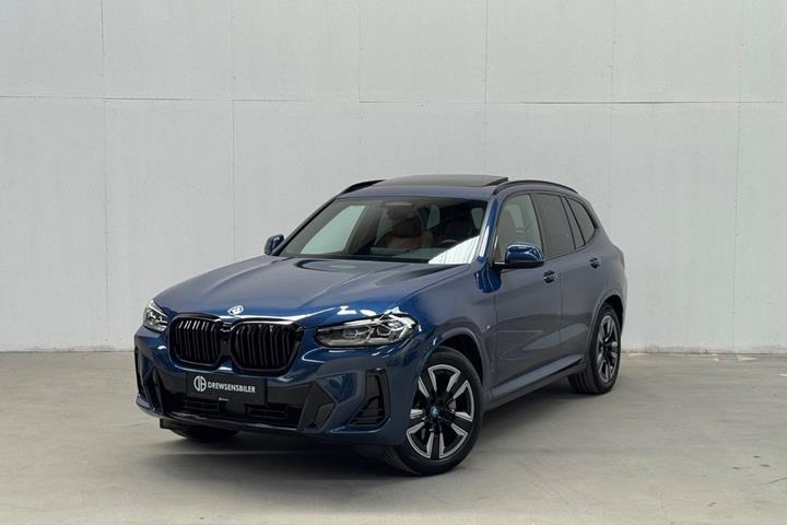 Blå BMW iX3 fra 2022