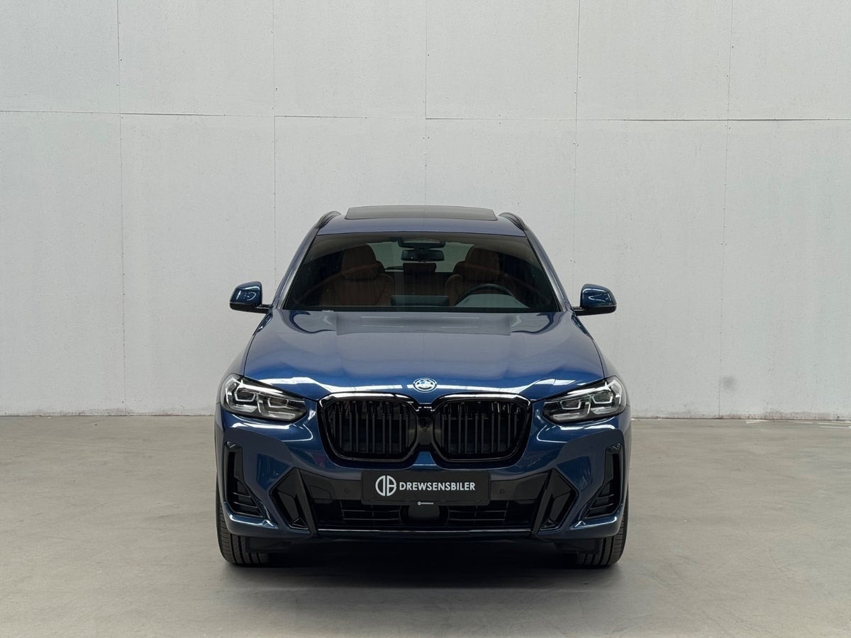 Blå BMW iX3 fra 2022