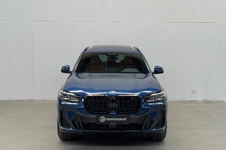 Blå BMW iX3 fra 2022
