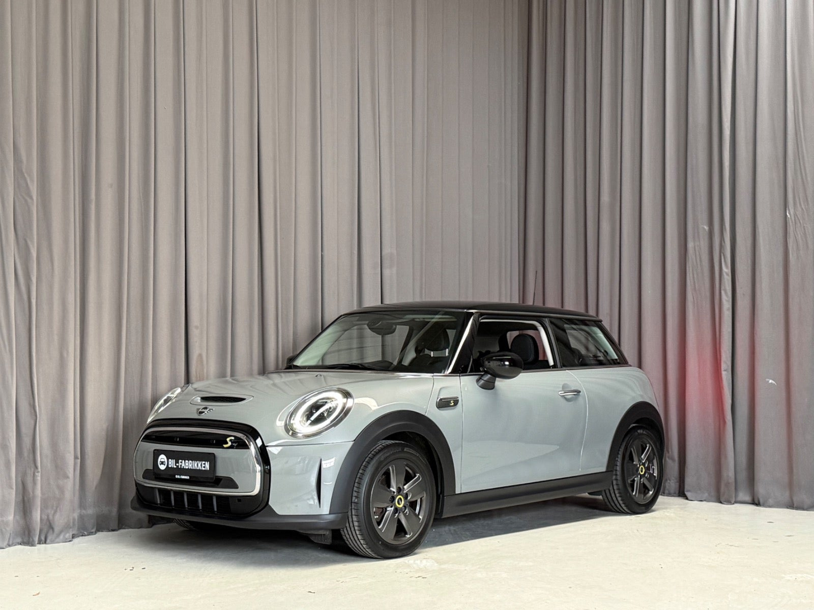 Grå Mini Cooper SE fra 2022