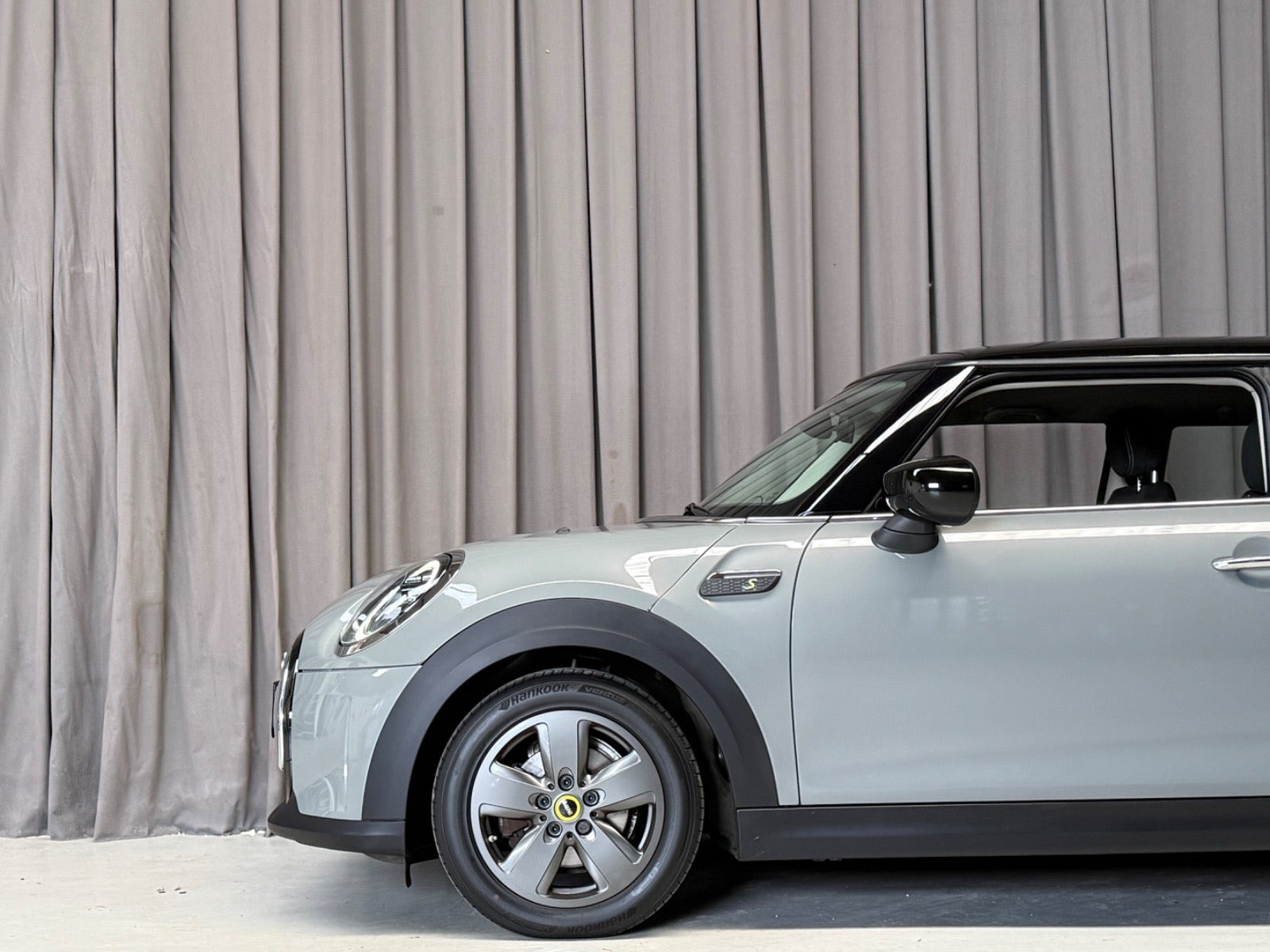 Grå Mini Cooper SE fra 2022