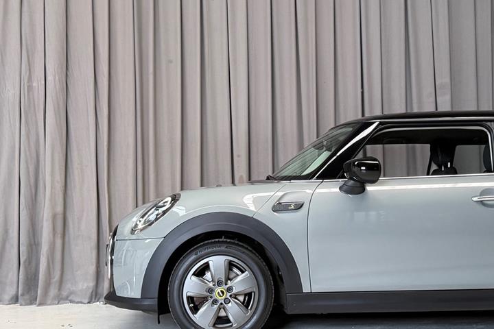 Grå Mini Cooper SE fra 2022