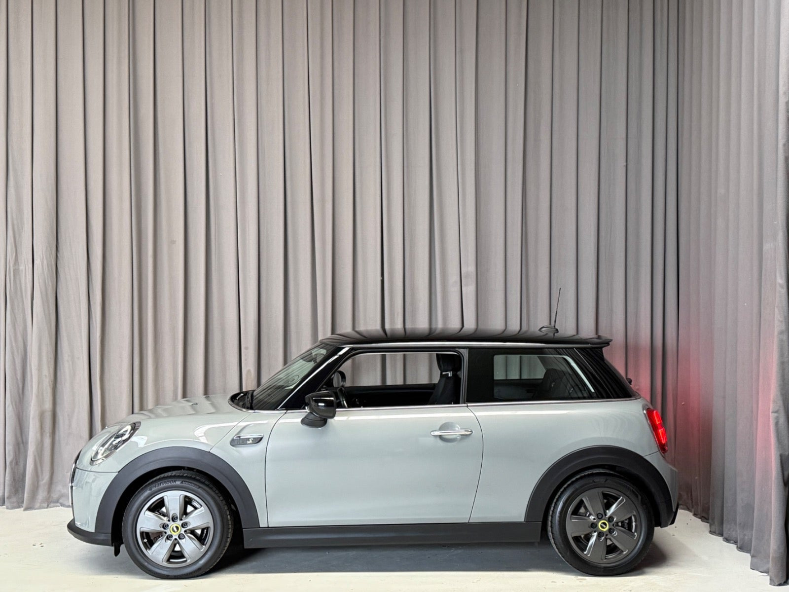 Grå Mini Cooper SE fra 2022
