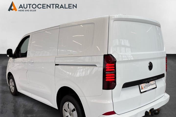 Hvid VW Transporter fra 2025